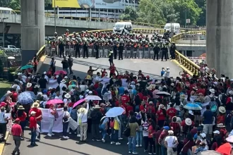 cnte_bloquea_aicm_mexico_en_la_noticia