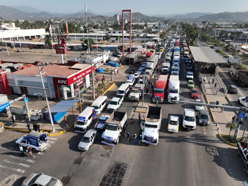 transportistas-alistan-bloqueos-en-entradas-de-la-cdmx-para-este-viernes